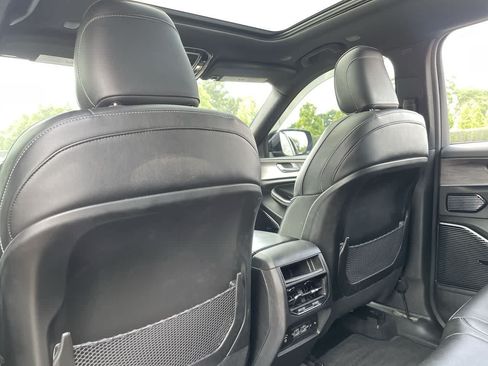 Used 2022 Jeep Grand Cherokee Overland AWD/4WD image 20