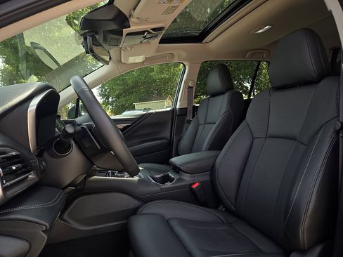 Certified 2025 Subaru Outback Limited AWD/4WD image 14