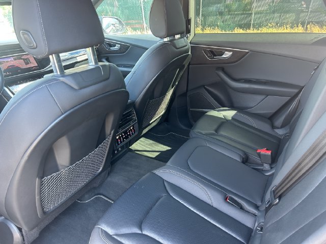 Used 2019 Audi Q8 Premium Plus AWD/4WD image 29