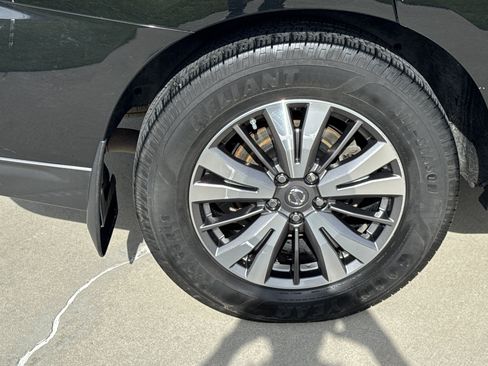 Used 2017 Nissan Pathfinder SL w/ SL Tech Package AWD/4WD image 12