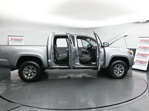 Used 2019 Toyota Tacoma SR5 image 31
