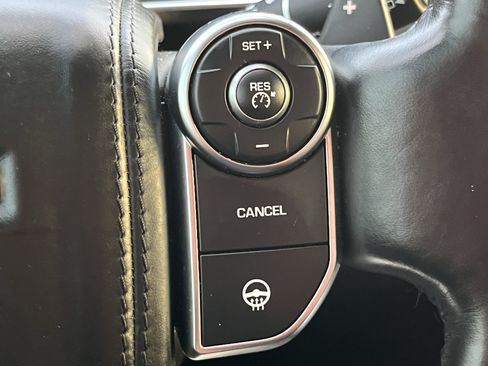 Used 2016 Land Rover Range Rover Supercharged AWD/4WD image 25