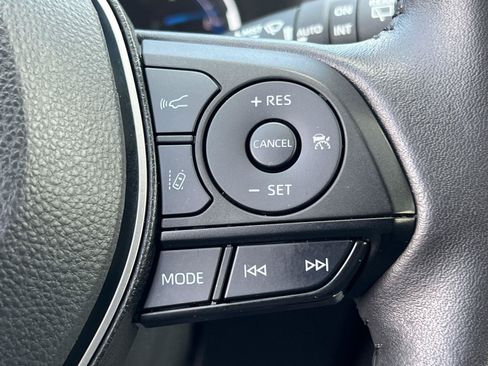 Used 2022 Toyota RAV4 Limited AWD/4WD image 26