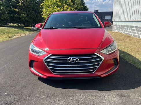 Used 2017 Hyundai Elantra SE image 2
