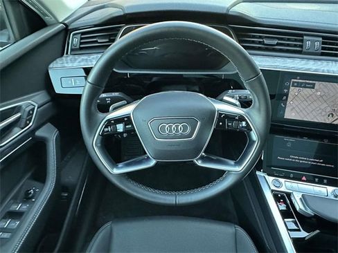 Used 2024 Audi Q8 e-tron Premium Plus w/ Premium Plus Package image 17
