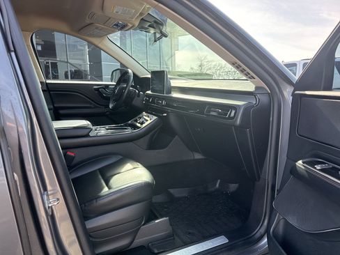 Used 2021 Lincoln Aviator AWD image 25