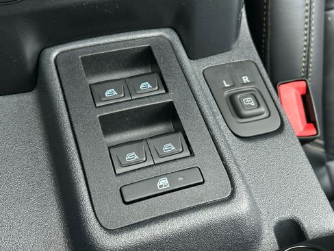 New 2025 Ford Bronco Badlands image 53