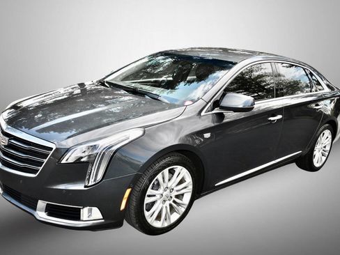 Used 2019 Cadillac XTS Luxury FWD image 3