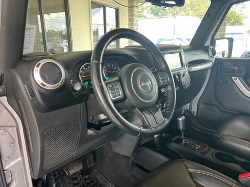 Used 2017 Jeep Wrangler Unlimited Sahara w/ Connectivity Group image 20