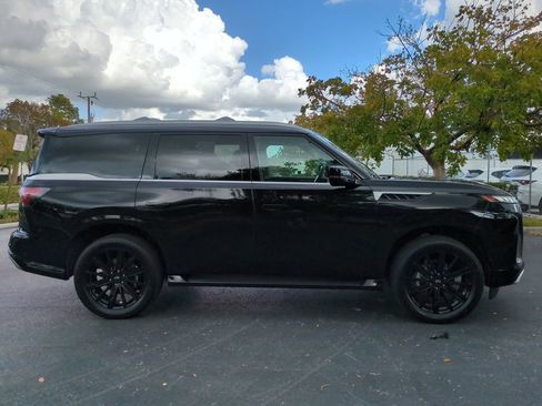 Used 2025 INFINITI QX80 Pure w/ Exterior Package image 3