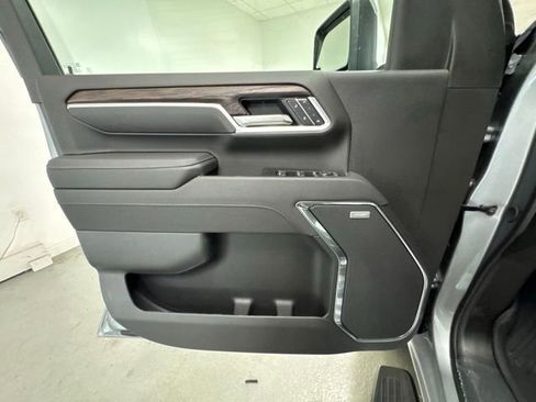 New 2026 GMC Sierra 2500 SLT w/ SLT Premium Package image 16