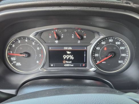 Used 2023 GMC Acadia SLT w/ Preferred Package FWD image 11