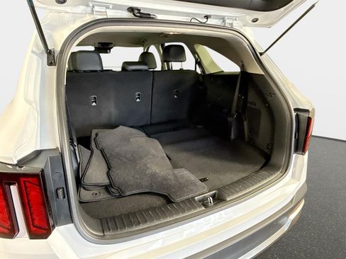 Used 2025 Kia Sorento S FWD image 25