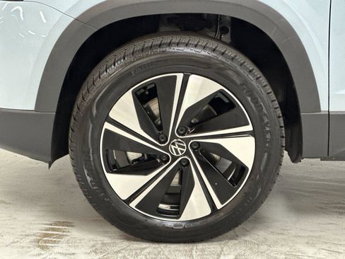 New 2026 Volkswagen Taos SE AWD/4WD image 24