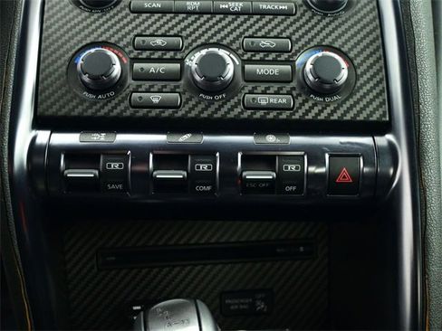 Used 2012 Nissan GT-R Premium image 14