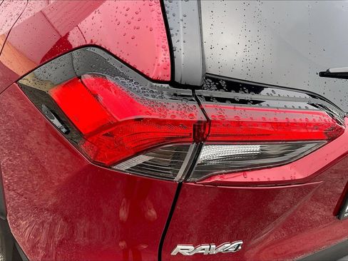 Used 2025 Toyota RAV4 LE image 33