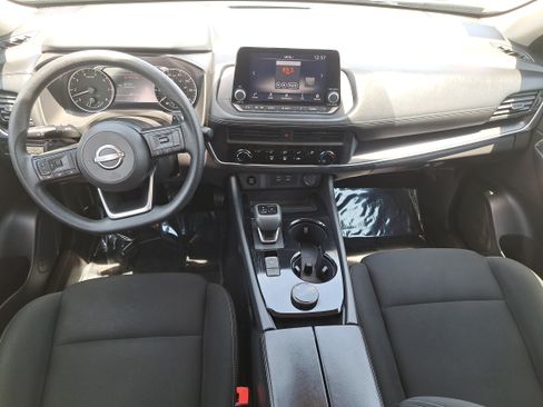 Used 2024 Nissan Rogue S AWD/4WD image 9