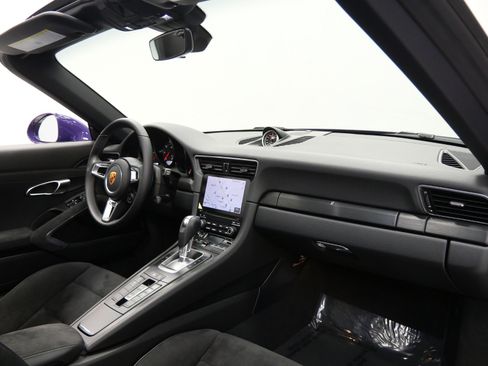 Used 2018 Porsche 911 Targa 4 GTS image 14