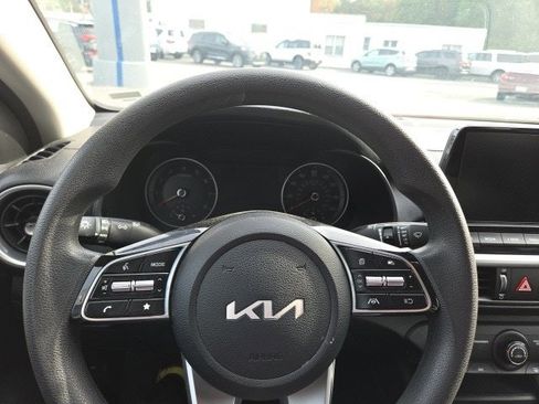 Used 2023 Kia Forte LXS image 6
