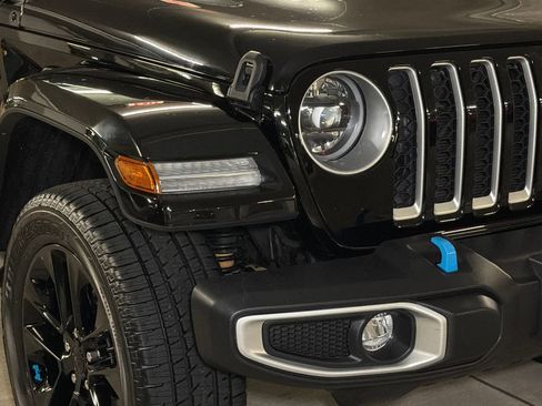 Used 2023 Jeep Wrangler Unlimited Sahara w/ Cold Weather Group AWD/4WD image 10