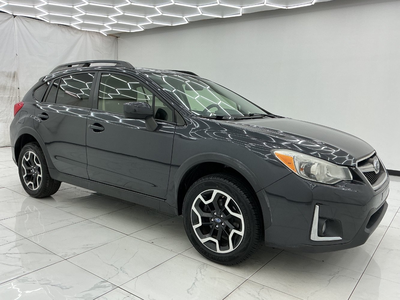 Used 2017 Subaru Crosstrek 2.0i Premium AWD/4WD image 7