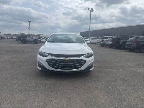Used 2023 Chevrolet Malibu LT w/ Driver Confidence Package FWD image 2