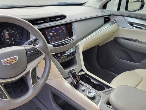 Used 2021 Cadillac XT5 Premium Luxury image 26