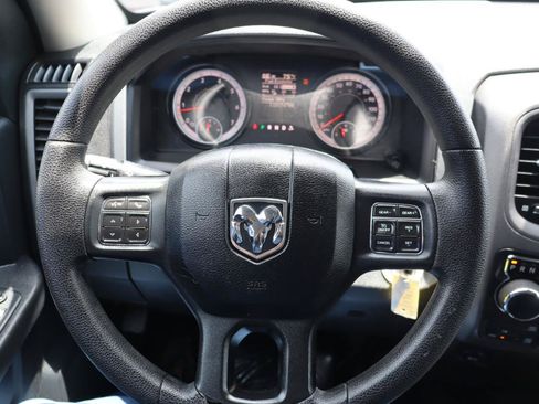 Used 2017 RAM 1500 Express AWD/4WD image 18