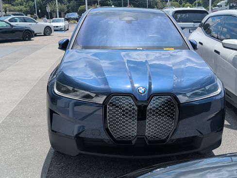 Used 2024 BMW iX xDrive50 w/ Luxury Package AWD/4WD image 2