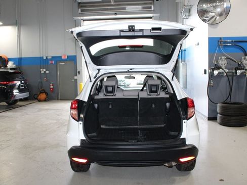 Used 2018 Honda HR-V EX image 42
