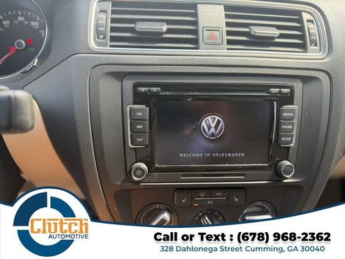 Used 2015 Volkswagen Jetta SE FWD image 18