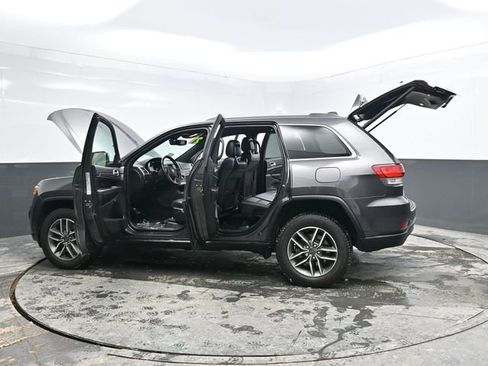 Used 2021 Jeep Grand Cherokee Limited image 40