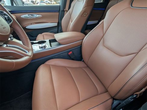 Used 2026 Genesis GV70 2.5T Advanced image 11