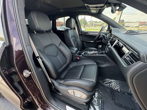 Certified 2024 Porsche Macan S image 31
