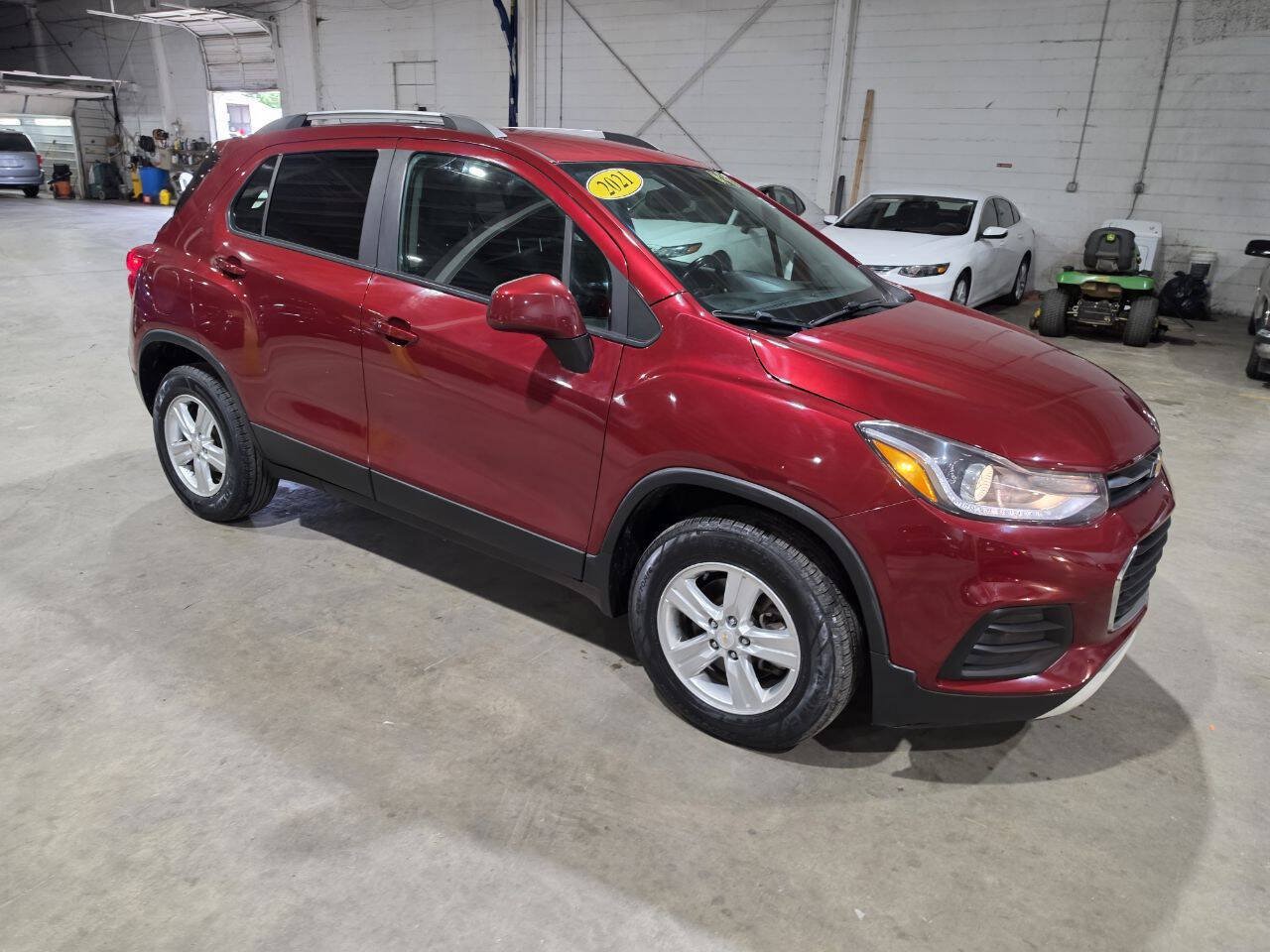 Used 2021 Chevrolet Trax LT w/ LT Convenience Package AWD/4WD image 18