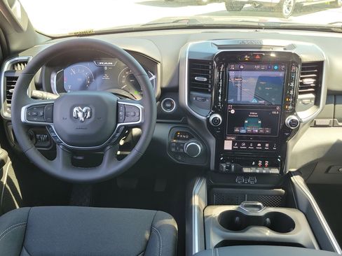 New 2026 RAM 1500 Big Horn AWD/4WD image 16