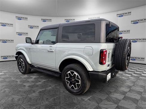 Used 2022 Ford Bronco Outer Banks image 3