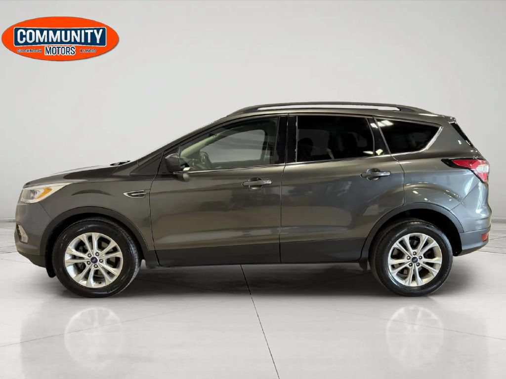 Used 2017 Ford Escape SE w/ SE Leather Comfort Package FWD image 3