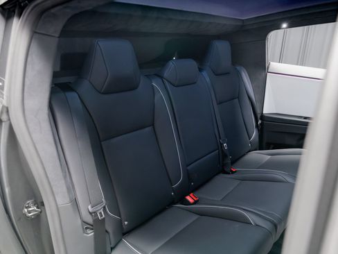 Used 2024 Tesla Cybertruck AWD Crew Cab image 48
