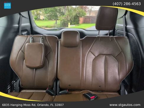 Used 2018 Chrysler Pacifica Limited w/ Tire & Wheel Group image 24