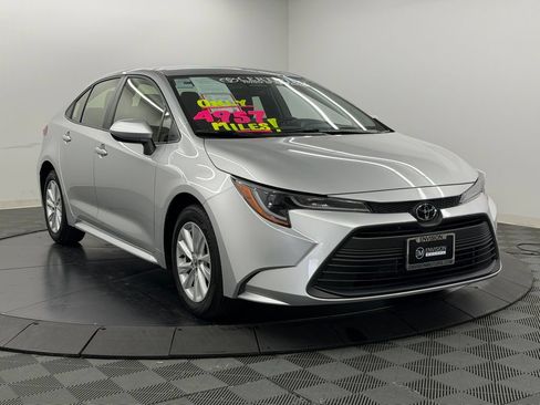 Certified 2026 Toyota Corolla LE w/ LE Premium Package FWD image 8