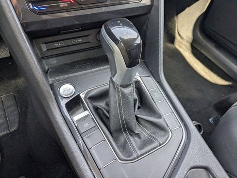 Used 2024 Volkswagen Tiguan SE image 41