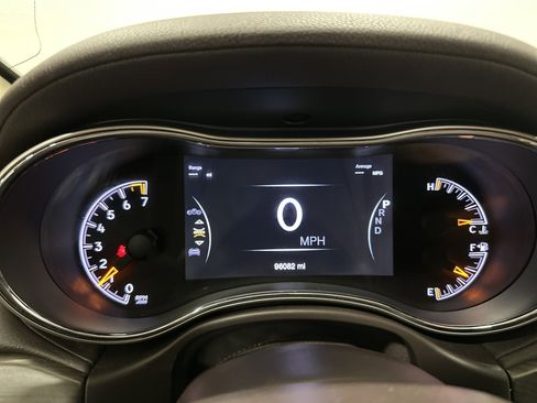 Used 2017 Jeep Grand Cherokee Overland image 21