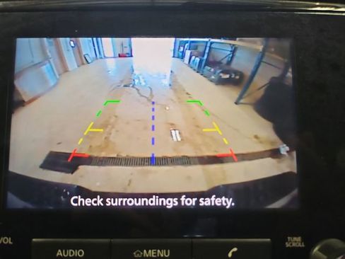 Used 2023 Nissan Titan SV w/ SV Convenience Package image 20