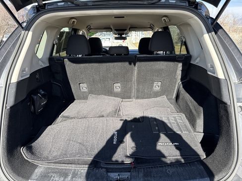 Used 2022 Nissan Rogue SV image 24