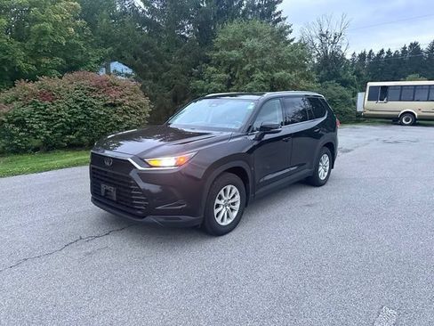 Used 2024 Toyota Grand Highlander AWD image 7