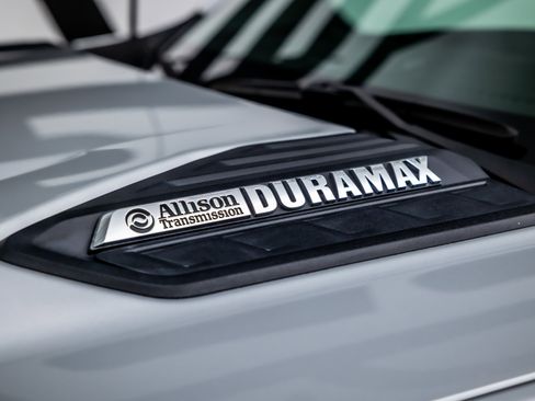 Used 2022 Chevrolet Silverado 3500 LT w/ Convenience Package image 16