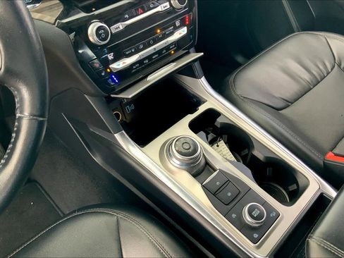 Used 2021 Ford Explorer Limited w/ Equipment Group 301A image 16