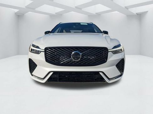 New 2026 Volvo XC60 B5 Plus w/ Protection Package Premier AWD/4WD image 11