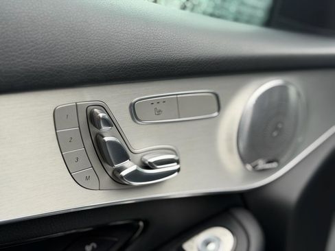 Used 2017 Mercedes-Benz GLC 300 4MATIC image 23